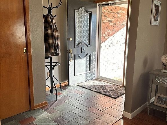 2nd image of 2307 Jacavanda Dr