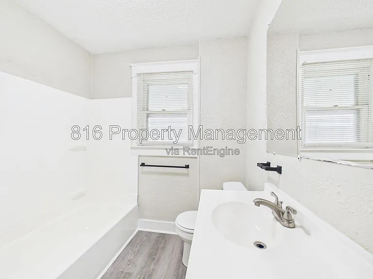 3205 E 31st St — Photo 27