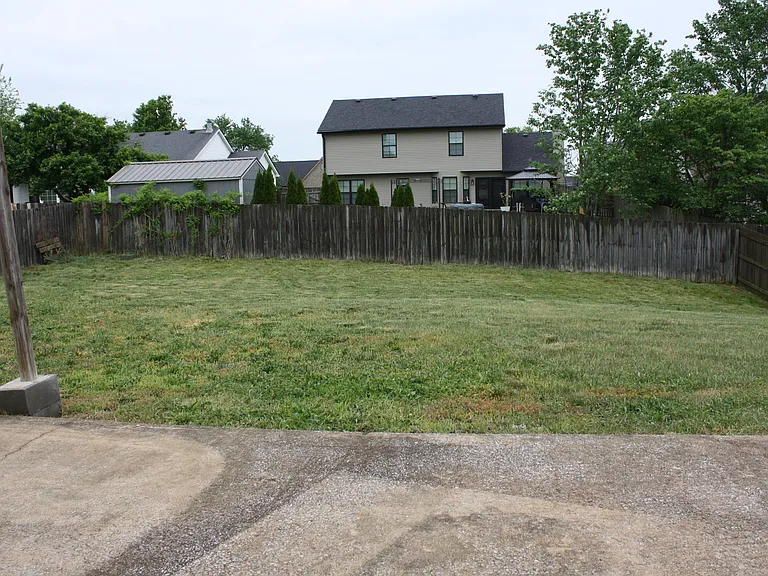 913 Fieldstone Way — Photo 15