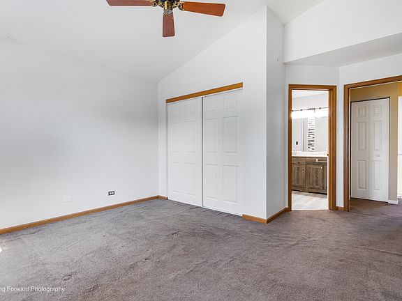 3rd image of 40 Crab Tree Dr