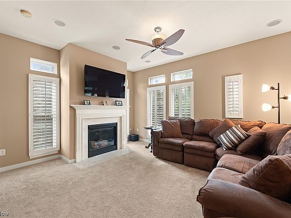 5th image of 302 Halstead Ln #42