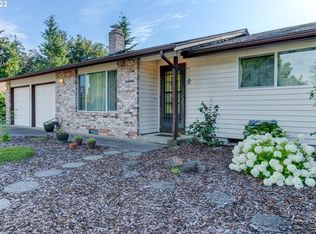 18633 Roundtree Dr, Oregon City, OR 97045