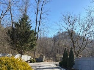 127 Gardenia Ct, Marble, NC 28905