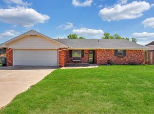 117 Berry Dr, Clinton, OK 73601