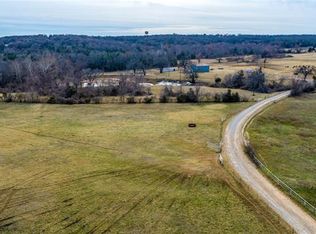 222 Horsinaround Ln, Gainesville, TX 76240