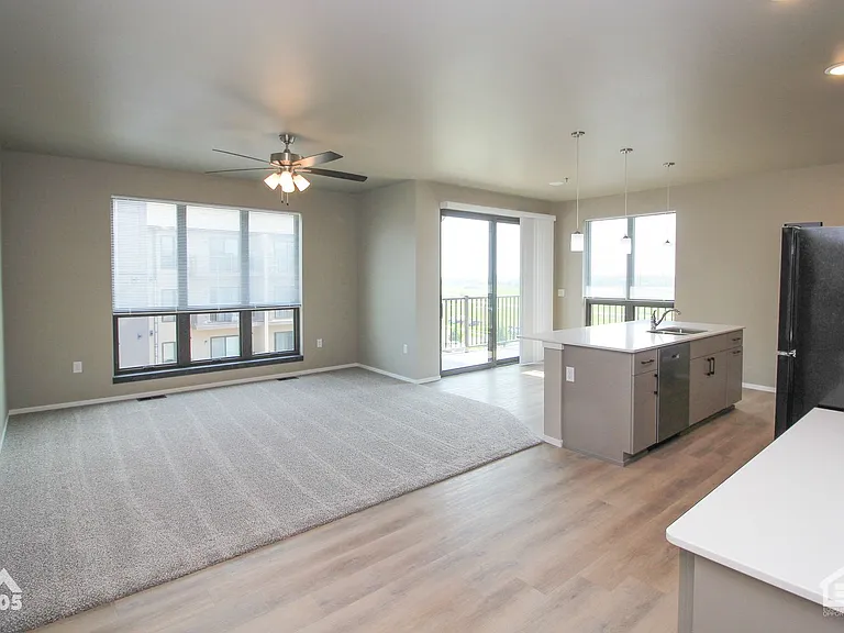 University Hills Village — Photo 297
