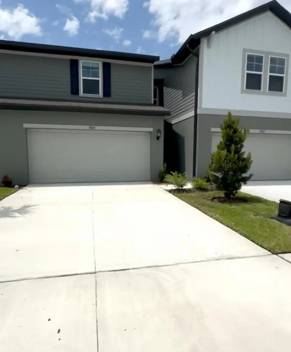 3 bed, 2.5 bath, 1566 sqft, $2,300 — Photo 1