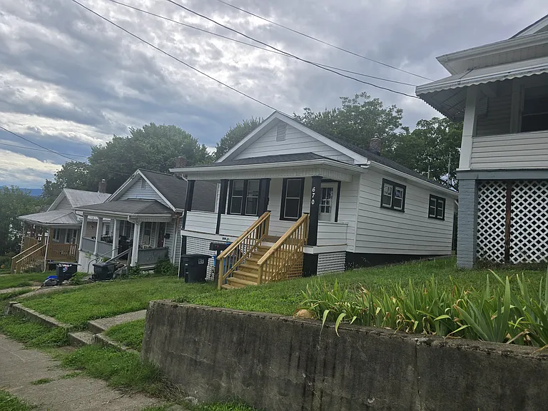 670 Morrill Ave SE — Photo 20