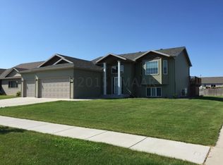1248 38th Ave S, Moorhead, MN 56560