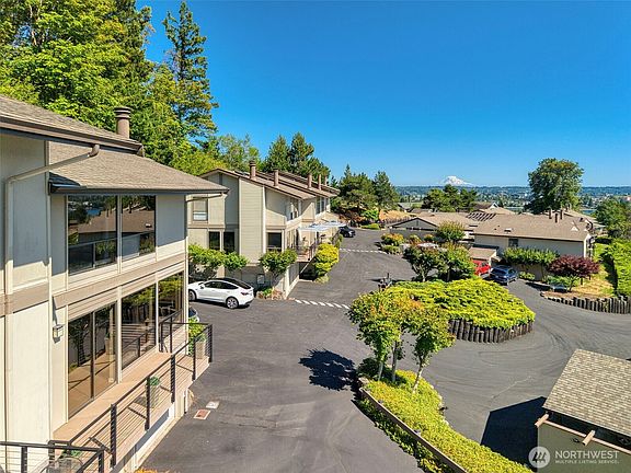5th image of 3140 Sahali Drive