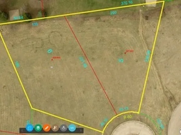 5 & 6 Independence Ct, Dixon, IL 61021