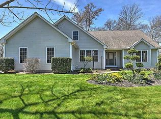 10 Strawberry Ln, Warren, RI 02885