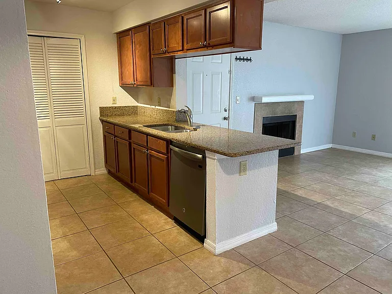 2550 N Alafaya Trl #3101 — Photo 5