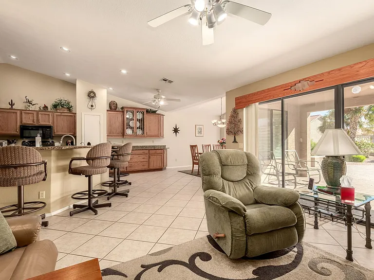 9559 E Sunburst Dr — Photo 15