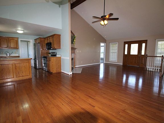 2nd image of 516 Blackberry Cir
