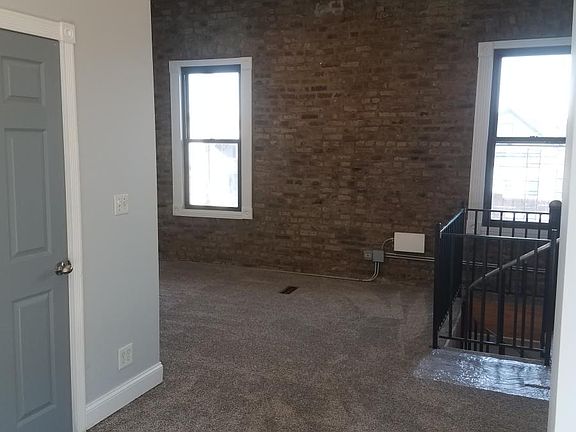 3rd image of 1343 N Ashland Ave