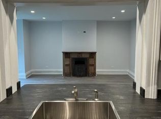 212 E 15th St APT 1, Lockport, IL 60441