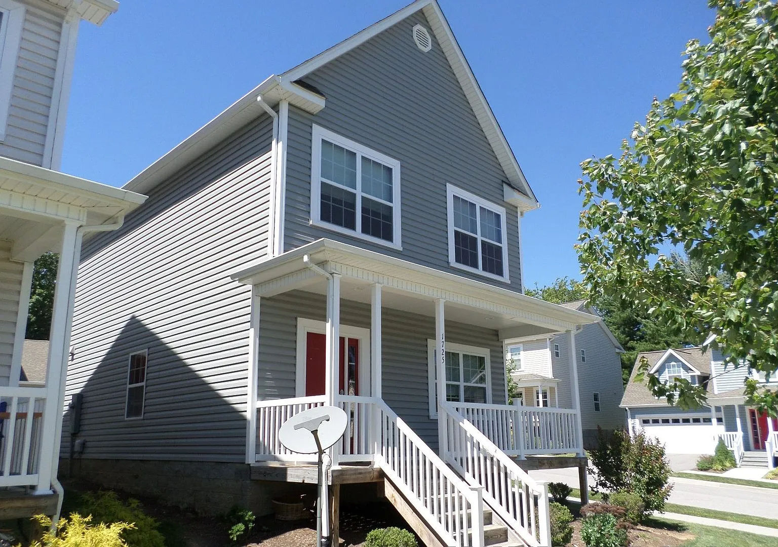 3 Bedroom, 2.5 House — Photo 3