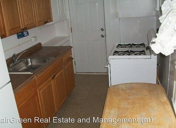 3rd image of 6822 N Ashland Blvd APT 1D