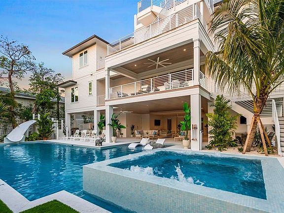 3rd image of 6536 Peacock Rd