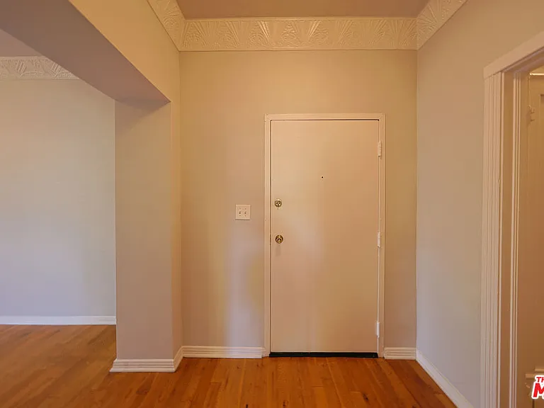 1314 N Hayworth Ave #303 — Photo 21