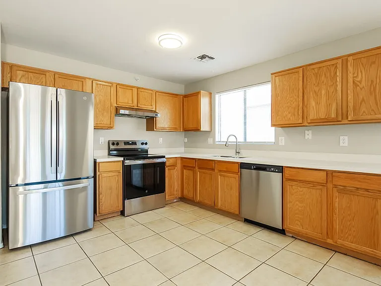 3326 W Shumway Farm Rd — Photo 7