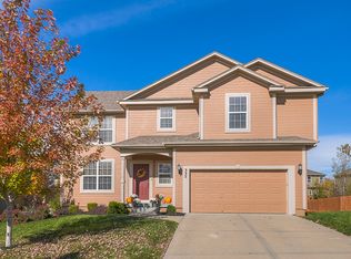 335 S Stonecrest Rd, Olathe, KS 66061