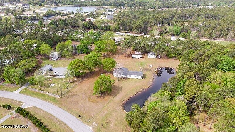 1st image of 320 White Oak Dr
