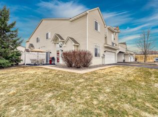 8997 Sawgrass Gln, Maple Grove, MN 55311