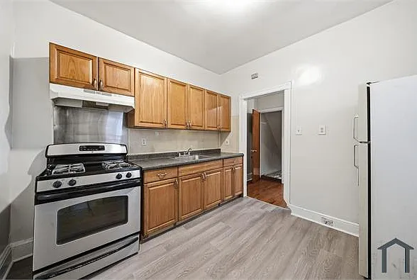 125 E Hortter St — Photo 10