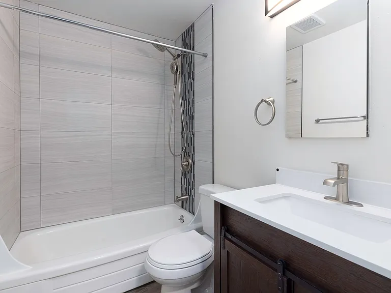 Cordova Apartments — Photo 55