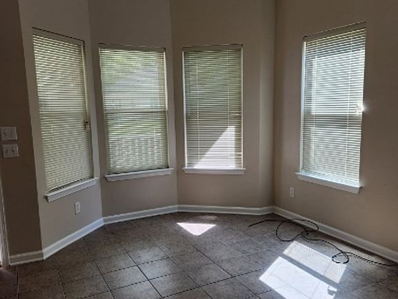 5th image of 9173 Cedar Ct