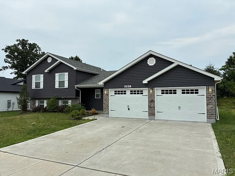 5558 Autumn Trace Pkwy — Photo 1