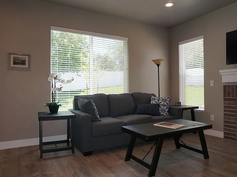 719 E Ryder Park Ln — Photo 8