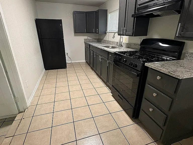 313 N Flat St — Photo 10