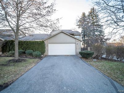 4013 Foxpointe Dr #1, West Bloomfield, MI, 48323