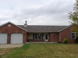 17 David Dr, Saint Jacob, IL 62281