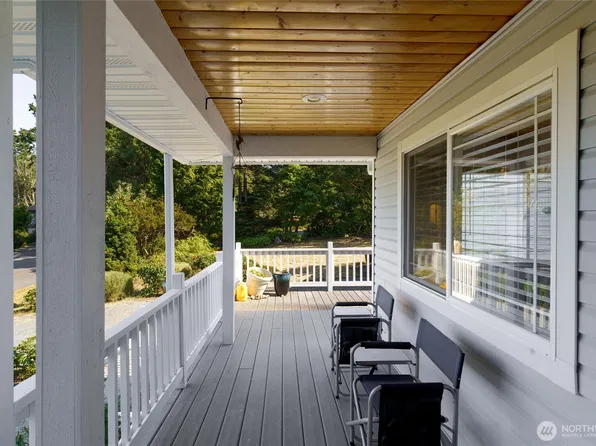 744 Shelter Bay Dr, La Conner, WA 98257