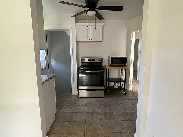 20807 Reimanville Ave — Photo 9