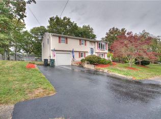 11 Hancock Dr, Coventry, RI 02816