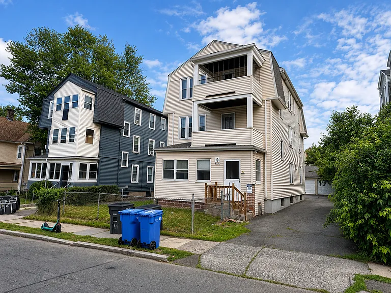 44 Glendale Ave #1 — Photo 1