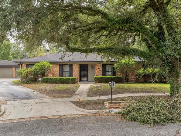 1366 Spring Valley Ct, Mobile, AL 36693