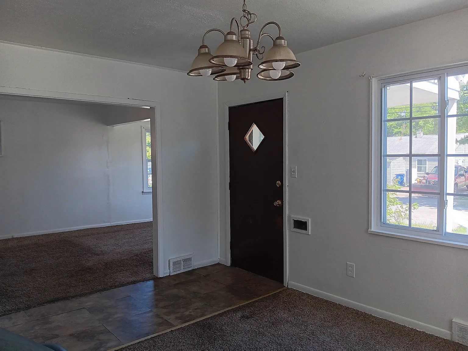 4 bed, 1.5 bath, 1482 sqft, $1,500 — Photo 3