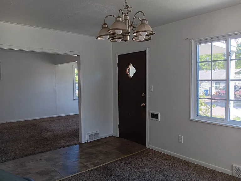 12405 Emery Ave — Photo 3