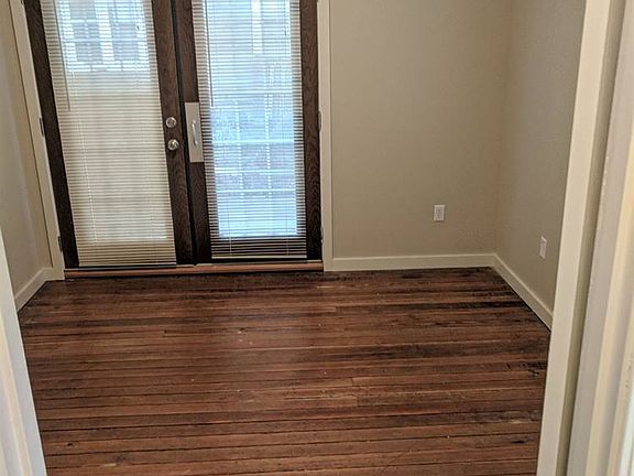 3rd image of 3330 S Ainsworth Ave
