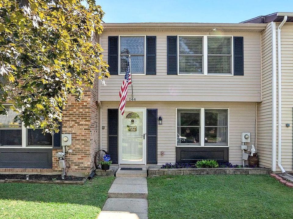 1st image of 144 Sandalwood Ct