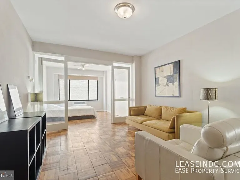 1 Scott Cir #502 — Photo 2