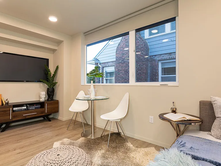 The Merz Luxury Apartments — Photo 21