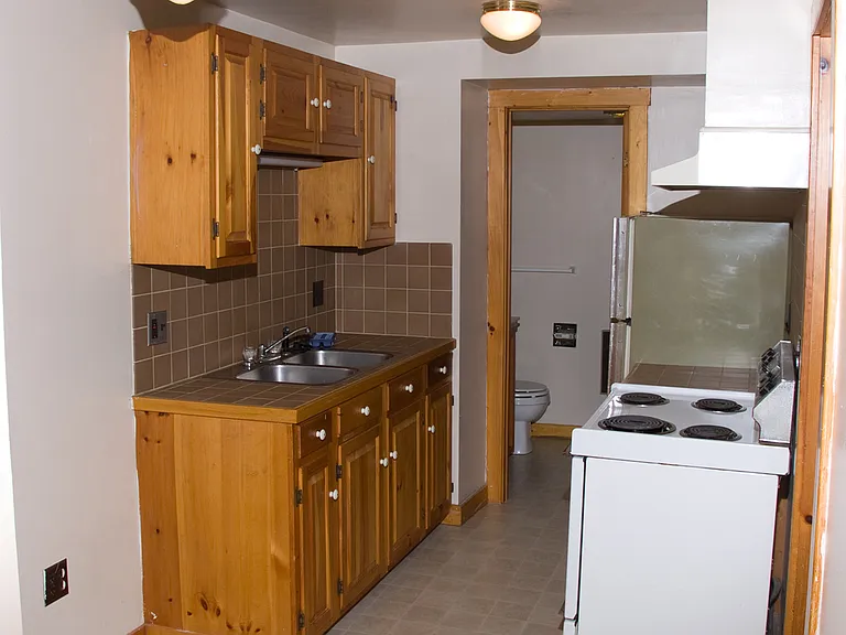 107 Franklin St #B — Photo 8