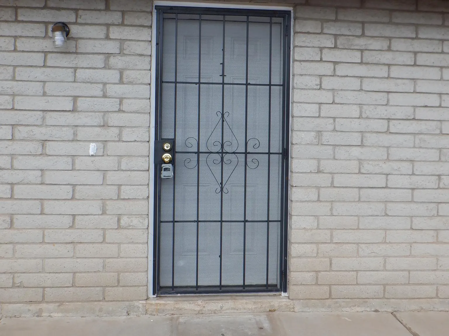 2 bed, 800 sqft, $1,100 — Photo 2